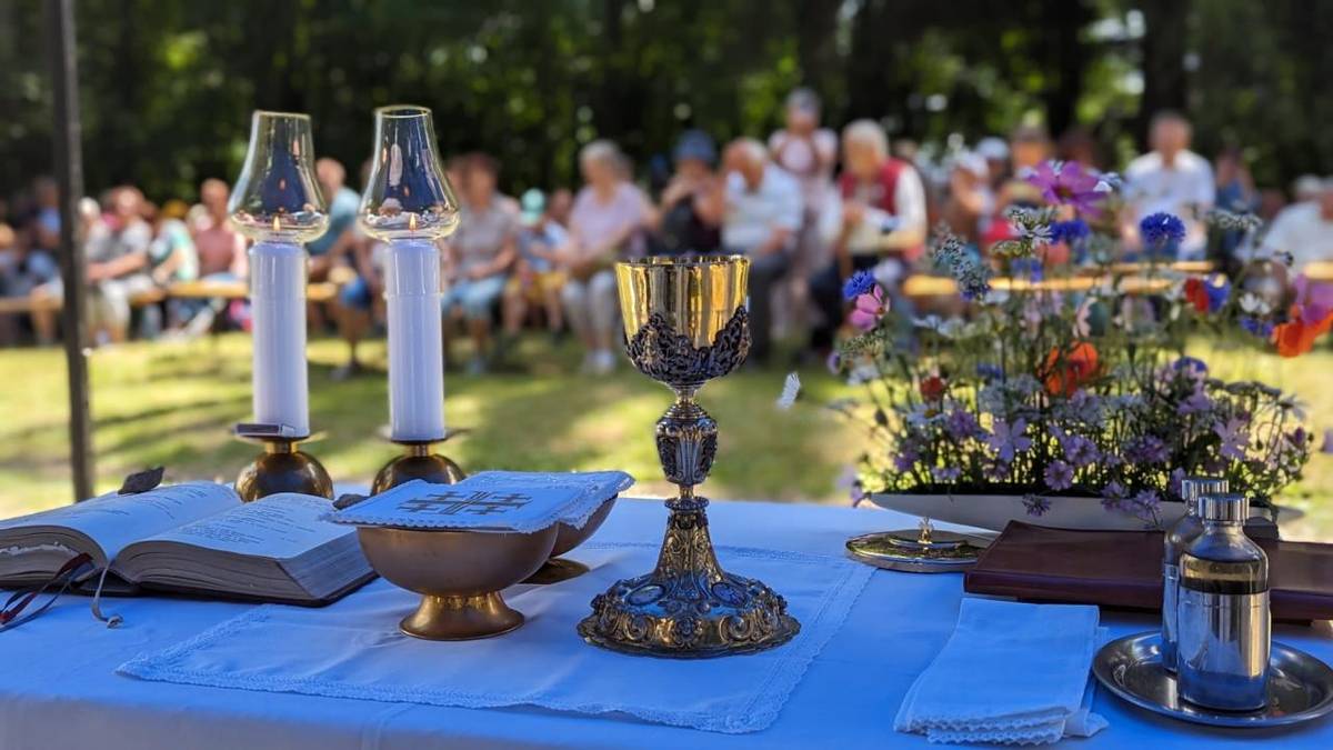 Sviatok vierozvestcov sv. Cyrila a Metóda oslávili ľudia zo Slovenska a Moravy spoločne už 15-ty krát. Toto náboženské a kultúrnospoločenské podujatie má  význam aj z hľadiska upevnenia dobrých vzťahov medzi našimi národmi.