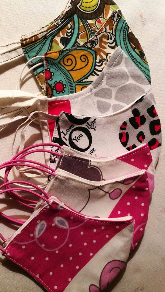 Děkujeme "manufaktuře" u Němečků za výrobu již více než 500ks roušek pro naše občany z Místa, Blahuňova a Vysoké Jedle.