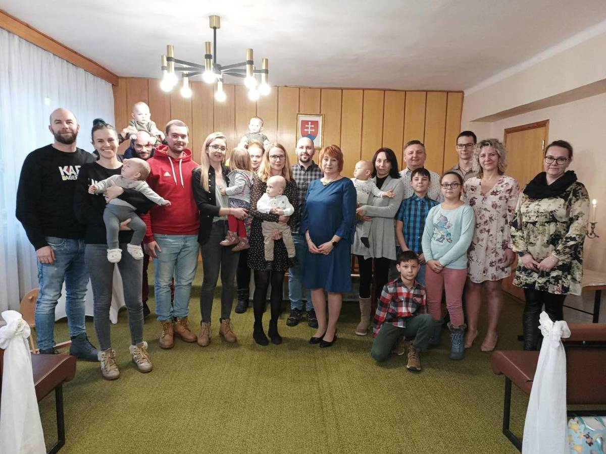 Fotografie zo slávnostného uvítania nových obyvateľov obce, ktoré sa uskutočnilo 29.01.2025.