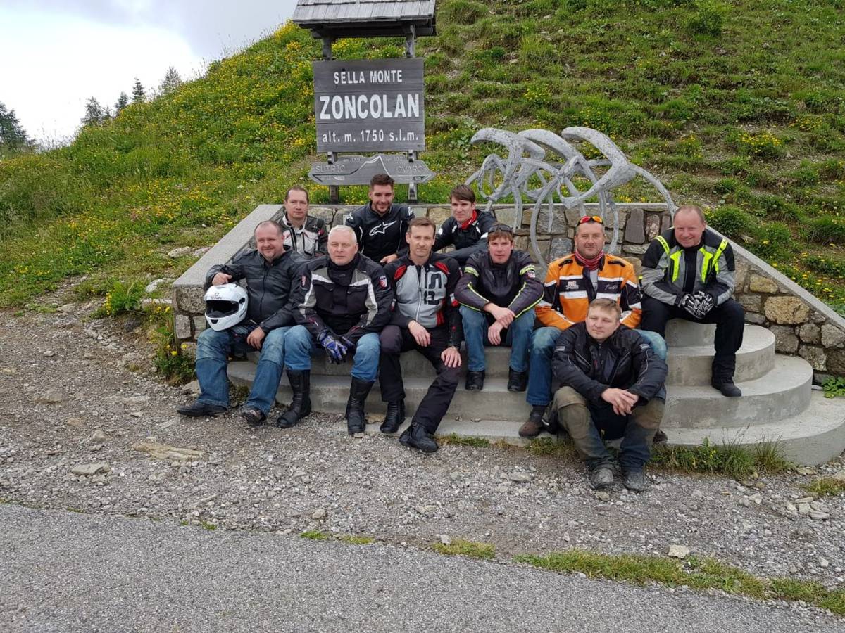 Společný výlet je již za námi, proběh od 5.7. do 12.7.2019.  Navštívili jsme rakouské Korutany, kde jsme byli celý týden ubytovaní v jednom krásném rodinném penzionu, dále italské Dolomity a slovinský Triglav. Členů výpravy bylo tentokrát 10. Moc jsme si to užili, což je doufám patrné z následující fotodokumentace.