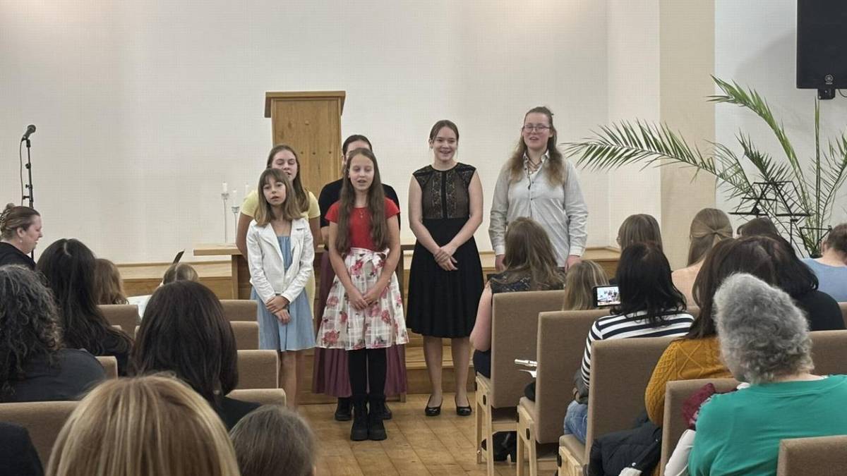 V Husově domě se konal společný třídní koncert žáků ze tříd p. uč. M. Jetelové a p. uč. Š. Taišlové.