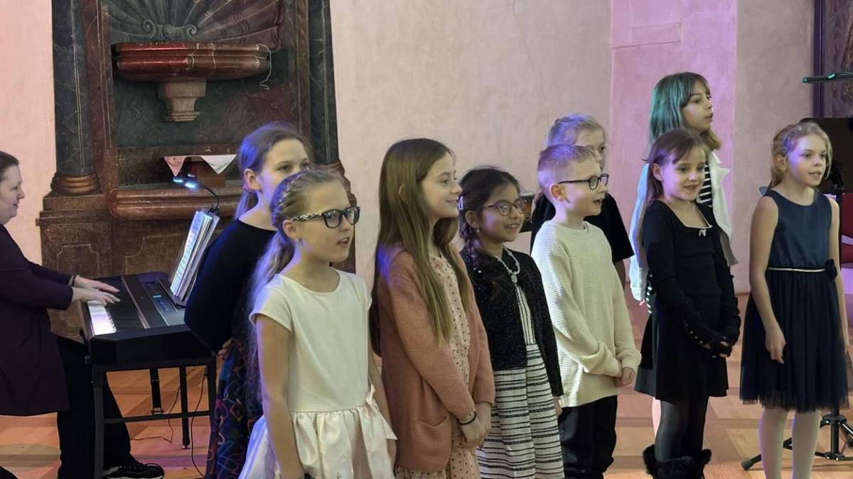 Tříkrálový koncert - pořadatel Charita Slaný  Klášter bosých karmelitánů ve Slaném