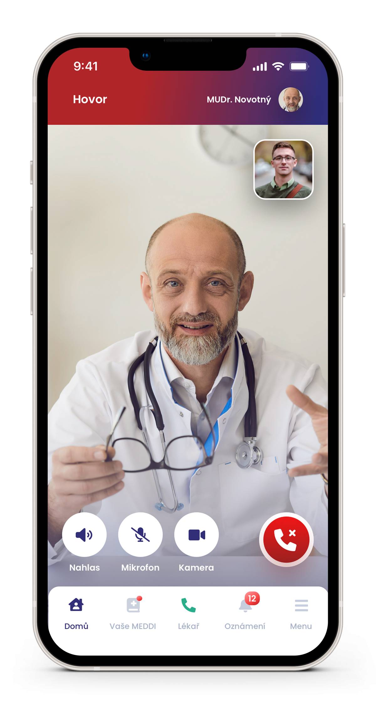 Na území Karlovarského kraje bude spuštěna 1. 3. 2025 Karlovarská pohotovost a je určena dětem i dospělým. Lékaři jsou pacientům k dispozici 24 hodin včetně víkendů i svátků. Služba je pro obyvatele našeho kraje zcela zdarma. On-line pohotovost je moderní forma lékařské péče, kdy se lékař s pacientem spojí telefonicky a poskytne mu prvotní konzultaci k jeho aktuálnímu zdravotnímu stavu. Lékař navrhne léčebný postup a je schopen dálkově zaslat pacientovi i e-recept. Je stanovena třicetiminutová lhůta, během které musí lékař pacienta kontaktovat a poskytnout mu konzultaci. Tato lhůta je stanovena proto, že lékař se může věnovat pacientovi, který se dovolal dříve a nemůže tedy reagovat ihned. On-line pohotovost bude v Karlovarském kraji spuštěna 1. března, kdy bude k dispozici i jednoduchý registrační formulář. Obyvatelé ji mohou samozřejmě využívat i v momentě, kdy jsou mimo svůj domov, tedy například na dovolené. O konzultaci tak mohou požádat i ze zahraničí, kde navíc v některých zemích Evropské unie akceptují i český e-recept. V tamní lékárně tak lze vyzvednout i předepsané léky.