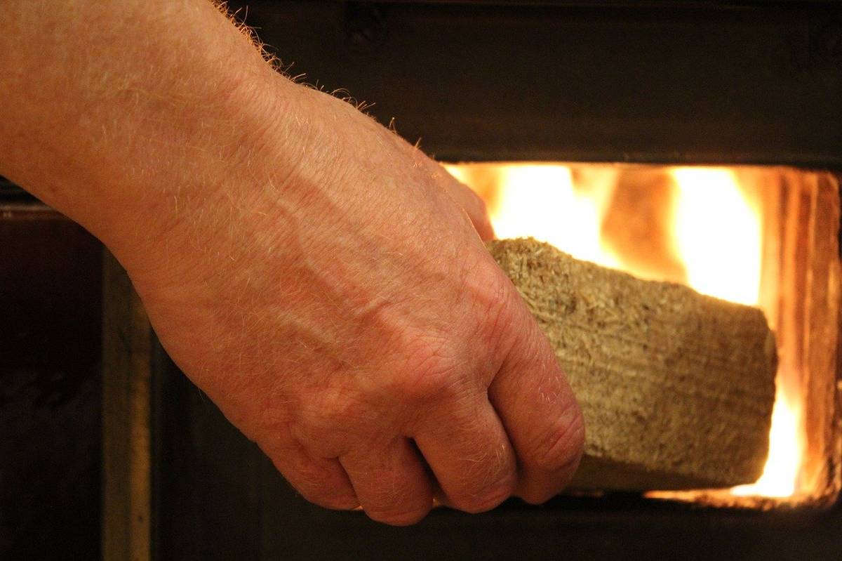 Dřevěné brikety v ceně 4 Kč/kg můžete zakoupit v Truhlářství Žďára Horní Újezd 103). Nabídka platí do vyprodání zásob. Odběr do vlastních obalů nebo po 200l vratných sudech. Bližší informace na tel: 731269591.