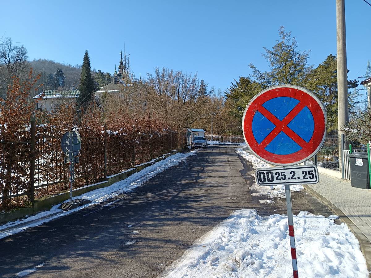 Kvůli akci v areálu velkobřezenského zámku bude v úterý 25.2.2025 platit v Zámecké ulici ve Velkém Březně zákaz parkování vozidel. Průjezdnost komunikace bude zachovaná. Děkujeme za pochopení.