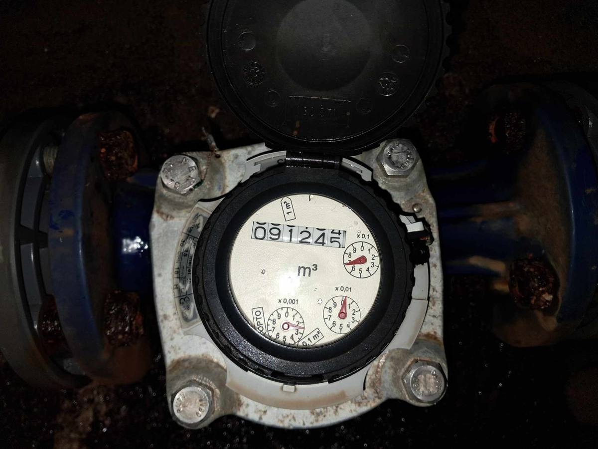 Dobrý den ,chtěl bych upozornit na zvýšenou spotřebu vody ve vodovodu Nechvalice ,předpokládám,že ještě nezaléváte a bazény ještě spí ,proto doporučuji kontrolu: Zda neprotéká záchod ,ventil bojleru či poškozené potrubí po mrazech.Předejdeme překvapení při vyúčtování. Přeji hezký den J.Mašek.