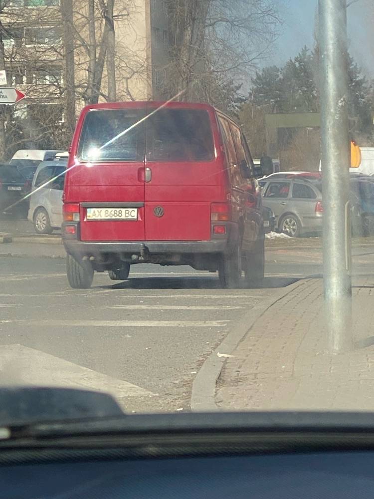 Děkujeme za podnět, v tomto případě se měla zavolat policie.