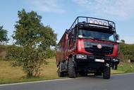 Původně hasičský speciál s dvojitou kabinou se stal také základem pro expediční speciál známý jako Jitka (to znamená Jedinečný Individuální Terénně-Karavanový Automobil) podnikatele Václava Kvapila.