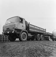 Vývoj modelu T815 začal na konci 60. let nejprve ve dvou oddělených verzích pro civilní a vojenské použití, aby se ale počátkem 70. let obě verze sjednotily do jedné. První prototyp vyjel v roce 1973, následovalo deset let vývoje a různých verzí. Jednou z nich byl i prototyp zemědělské varianty.