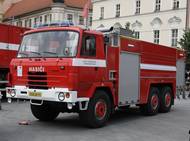 Typický obrázek, hasičská Tatra 815.