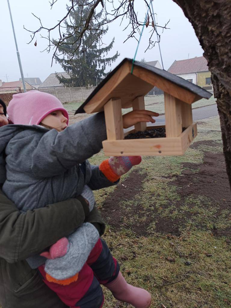 V lednu nás čekal program Zdravá 5 (program zdravého stravování). Děti se zde hravým způsobem dozvěděly jak se správně stravovat, co je pro naše tělo potřebné a co naopak není.