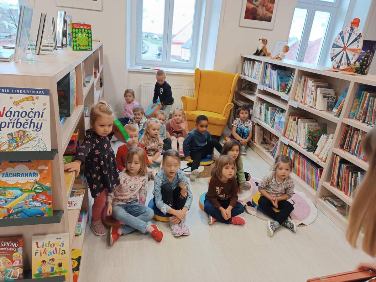 Byli jsme i v knihovně v Litobratřicích. Jako vždycky se nám tam moc líbilo.