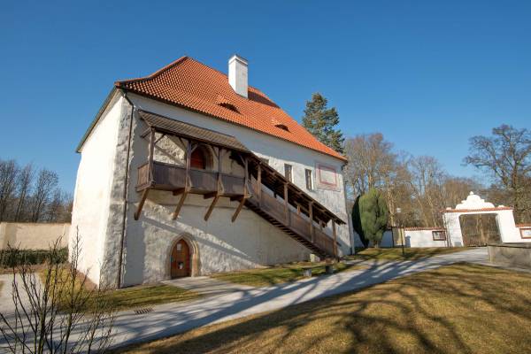 09.03.25 15.00  Srdečně zveme na divadelní představení divadelního souboru v Chyškách s názvem "Princezna Koloběžka". Představení proběhne v sále Latisnké školy na prvním nádvoří kláštera Milevsko.   Vstupné je dobrovolné.