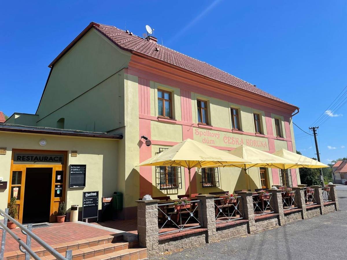 Ode dneška 5.3.2025 je po únorové pauze znovu otevřená místní restaurace Česká koruna. Tým restaurace Vás zve k posezení.