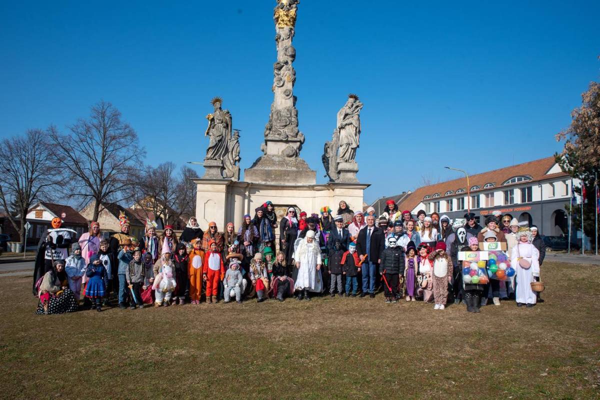 V sobotu 1.3.2025 se v ulicích Drnholce opět uskutečnil fašankový průvod.