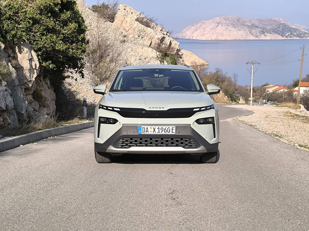 Osmisetkilometrovou cestu k moři zvládl elroq se spotřebou 17,5 kWh na 100 kilometrů.