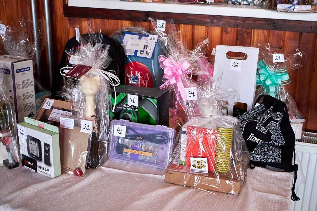 Fašiangový sprievod masiek a bohatý kultúrny program.