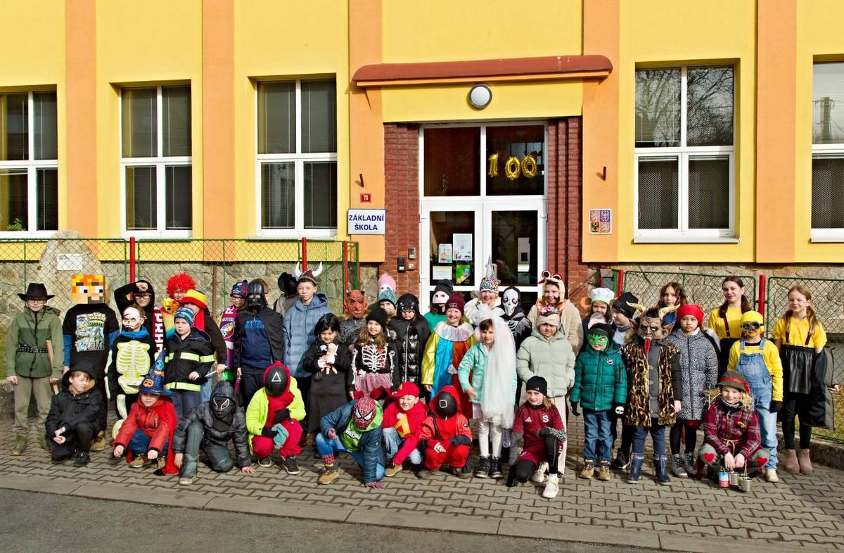 V úterý 4.3.2025 se uskutečnil masopustní průvod, který jsme zakončili vystoupením před Obecním Úřadem v Chodově.