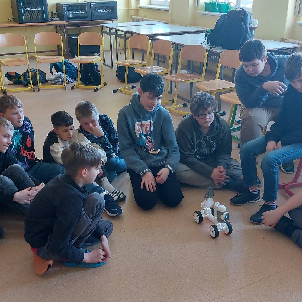 Projektové dny s roboty oživily naši výuku...