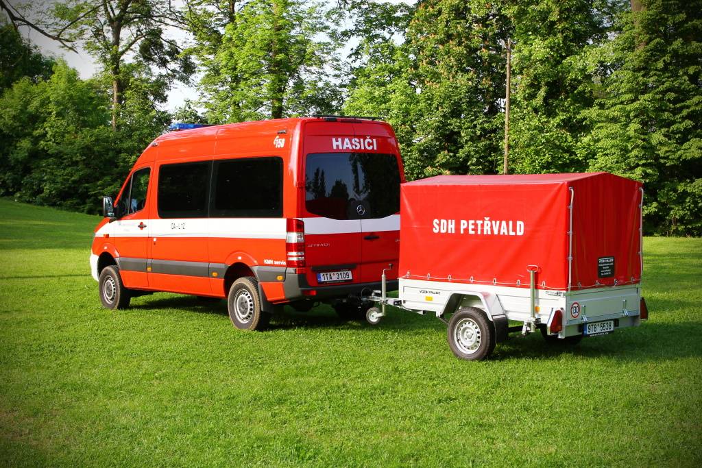 Projekt: SPECIALIZOVANÁ TECHNIKA IZS - pořízení nového dopravního automobilu pro jednotku sboru dobrovolných hasičů (dále jen JSDH) Petřvald byl spolufinancován z Evropského fondu pro regionální rozvoj v rámci Integrovaného regionálního operačního programu (IROP).