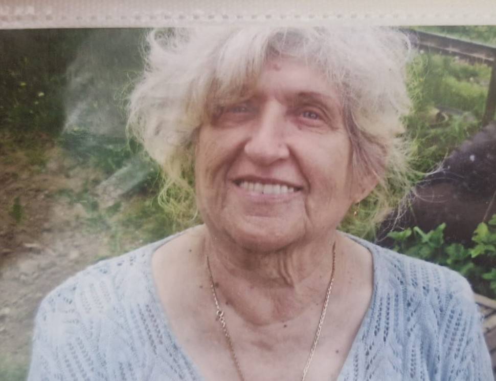 Smútiace rodiny Antalíková, Iványiová, Dananajová a Laudárová s hlbokým žiaľom oznamujú občanom, že dňa 15.marca 2025 vo večerných hodinách po dlhej a ťažkej chorobe zomrela ich matka,stará matka,prastará matka a príbuzná, naša občianka, pani Irena Antalíková vo veku 84 rokov.