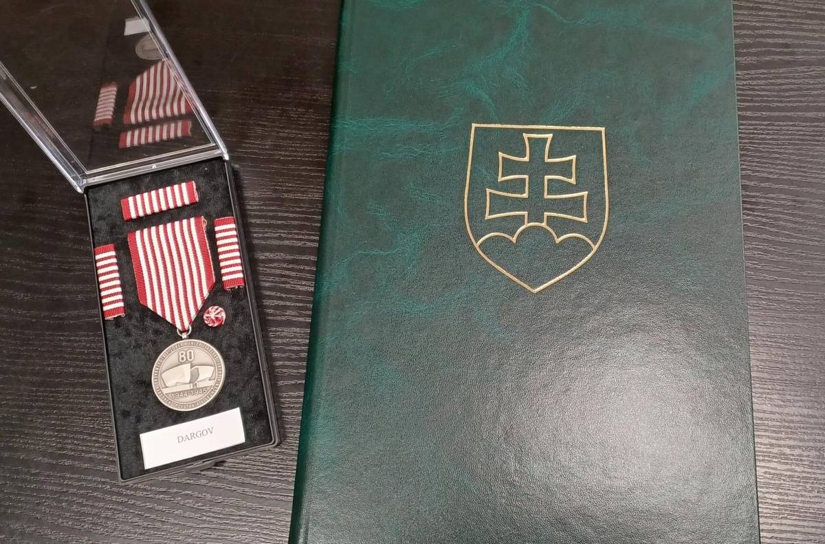 Dňa 18.3.2025 sa uskutočnila v B. Bystrici pietna spomienka na 80.výročie vypálených obcí Slovenska.Tento významný deň si starostovia dotknutých obcí uctili pamiatku obetí a pripomenuli si túto tragickú udalosť vo svojej histórii. Na odovzdávaní medailí sa zúčastnil aj starosta obce Dargova-Ján Kiš.