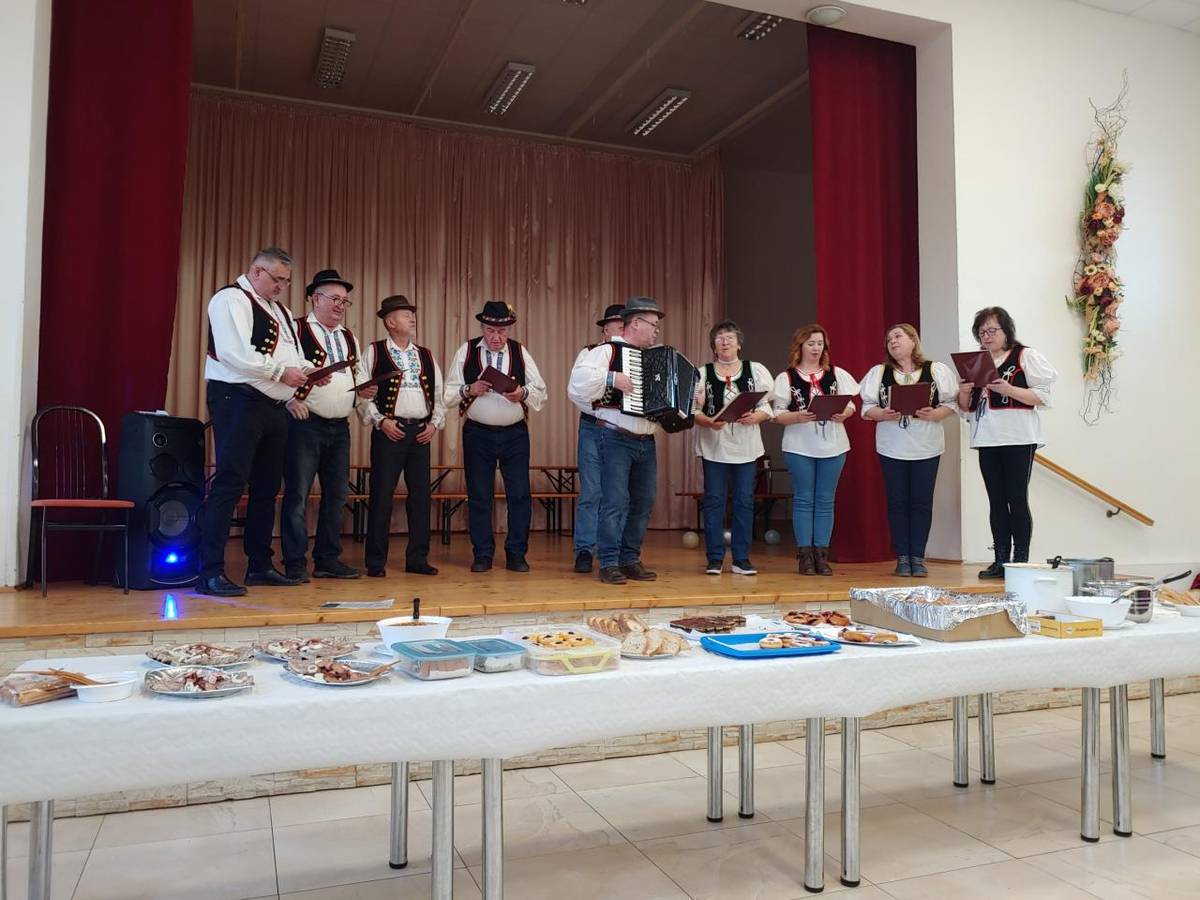 Farnosť Žalobín v spolupráci s obecným úradom usporiadala  Fašiangové slávnosti 22.02.2025