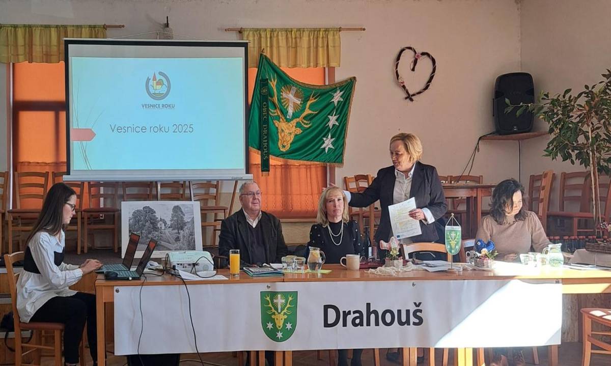 V úterý 18.03.2025 se v našem KD konal motivační seminář pro budoucí účastníky soutěže Vesnice roku ve Středočeském kraji. Po celou dobu semináře panovala přátelská atmosféra a ohlas na naší obec a celou naší účast v soutěži byl úžasný. Velmi děkujeme všem kteří s přípravami pomáhali