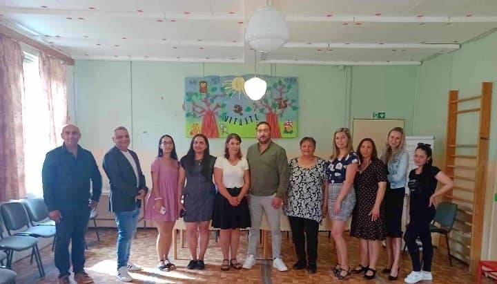 28.5. Prvé komunitné fórum  Cieľom komunitnej aktivity bolo vypočuť si názory, podnety, problémy našich občanov na základe ktorých budeme vedieť pomôcť, vypracovať a realizovať projekty  Prioritou Rozvojových tímov je aj vyvíjať snahy smerujúce k tomu, aby sa v našej obci Ochtiná žilo lepšie a súdrž