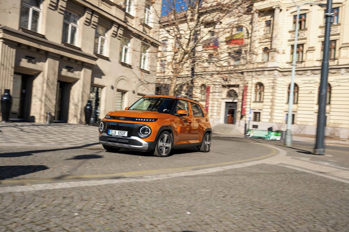 Na český trh přichází dostupný městský elektromobil Hyundai Inster za cenu od 539 990 korun.