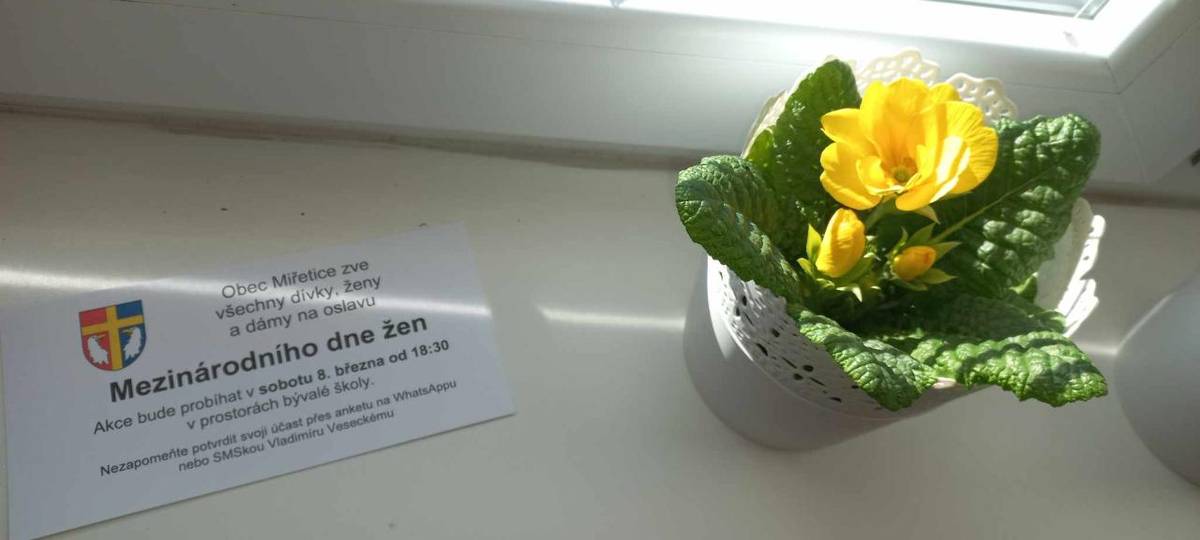 V sobotu 08.03 proběhla krásná oslava MDŽ!  Harmonika, zpěv a housle vytvořily skvělou atmosféru. Pokud máte další fotky, které by jste chtěli sdílet, určitě je zašlete na mail oumiretice@miretice.eu.