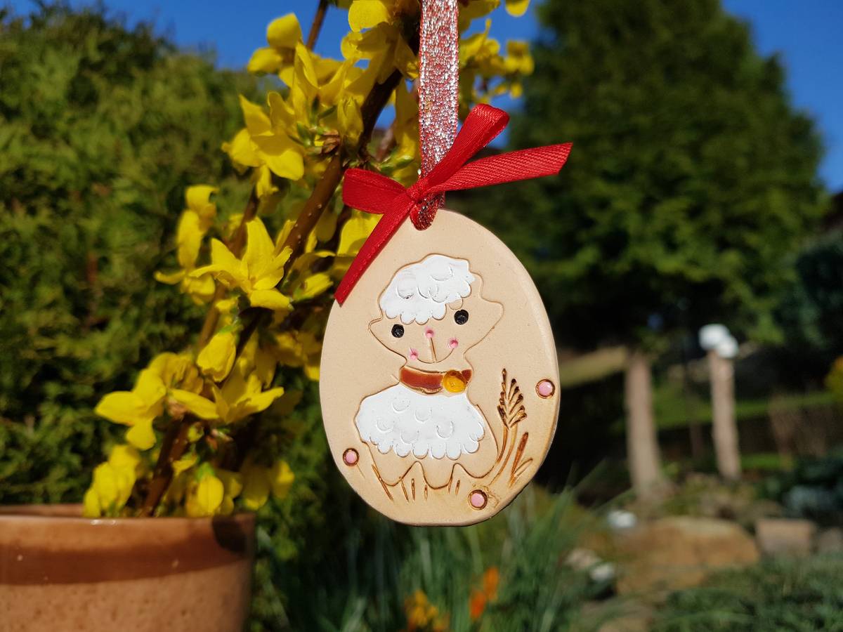 Štěpánka Zbytovská zve všechny děti i s doprovodem na velikonoční malování. Tentokrát výroba vajíček nebo kuřátek na pověšení. Oprava loňských zajíčků. Děti obléct do oblečení vhodného na malování. Dát jim štětce a případně akrylátové fixy. Malé občerstvení vítáno. Kdy: 6.4.2025 od 14:00 hod. Kde: obecní úřad