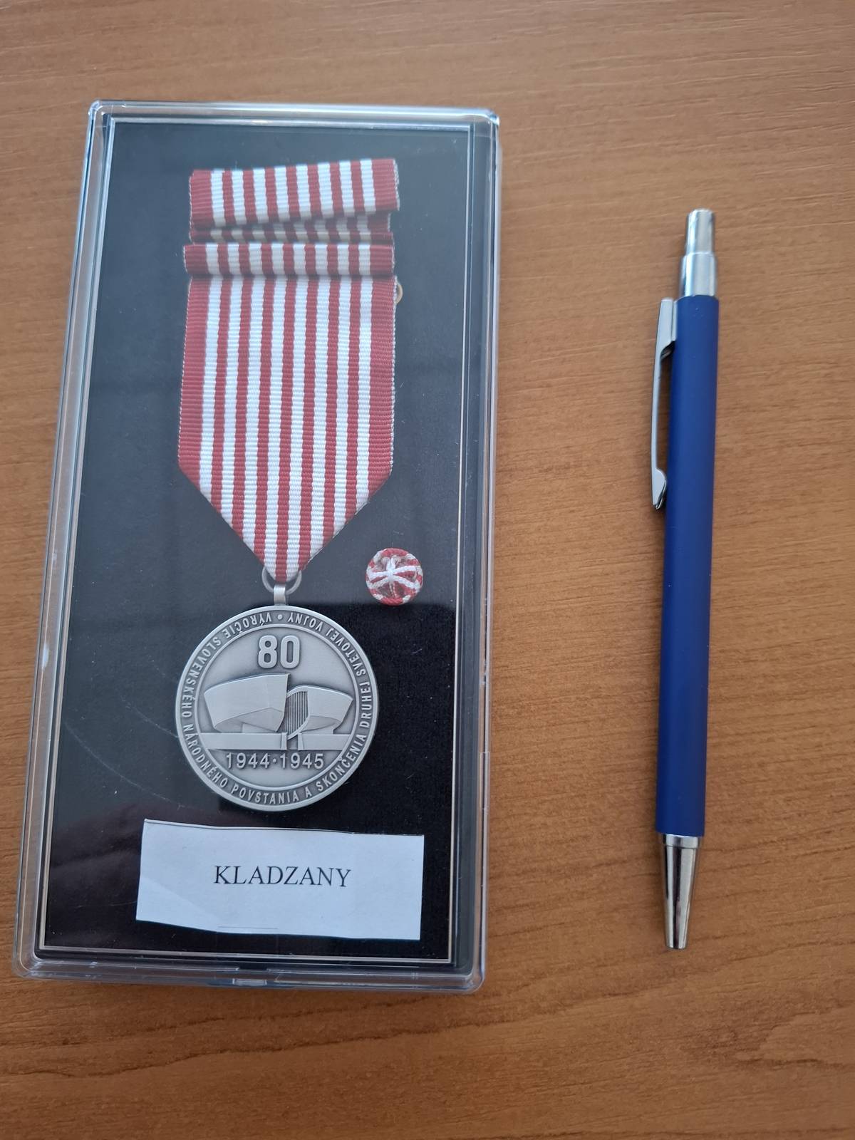 V pamätníku SNP v Banskej Bystrici 18. marca 2025 minister obrany SR udelil pamätnú medailu obciam, vypáleným počas druhej svetovej vojny. Ocenená bola aj obec Kladzany.