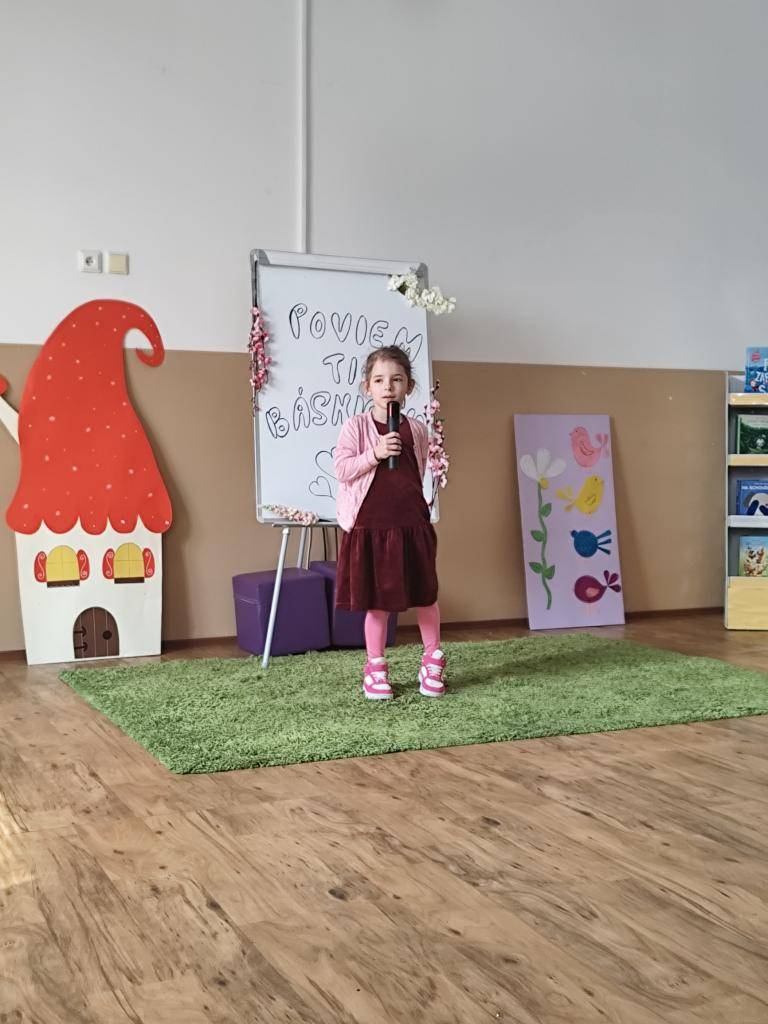 Vo štvrtok 27.03. sa v CVČ Sečovce konala súťaž v prednese škôlkarov. Našu škôlku krásne reprezentovala Barborka Bumberová a odniesla si diplom za 3.miesto.