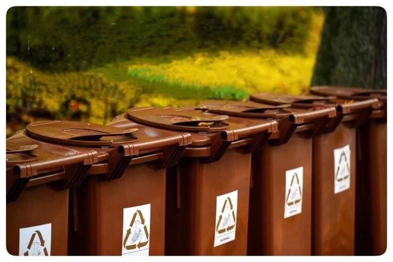 Vážení občané,  ve středu 02.04. 2025 proběhne první svoz bioodpadu v lokalitě Kralupy nad Vltavou, Minice, Mikovice, Lobeč, Zeměchy a Nový dvůr (pouze levý břeh řeky řeky Vltavy). Nádoby musí být ke svozu přistaveny nejpozději v 06:00 hodin ráno (později přistavené nádoby nemusí být vyvezeny).  Vyvezeny nebudou také nádoby, které jsou přeplněné nebo přetížené, případně ty, jež nejsou určeny pro sběr bioodpadu.  První svoz bioodpadu v lokalitě Lobeček (pravý břeh řeky Vltavy) proběhne ve středu 09.04. 2025. V příloze příspěvku najdete plán svozu biodpadu pro rok 2025.