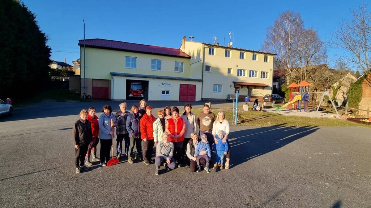 Dne 19.3.2025 proběl jarní úklid v prostorách pod Pohostinstvím. Celkem se sešlo 16 dobrovolníků, kteří se podíleli na úklidu.