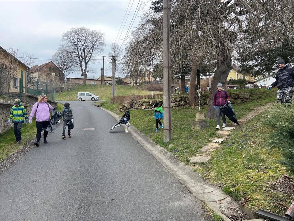 29.3.2025 jsme společně uklízeli v rámci akce "Ukliďme Česko"