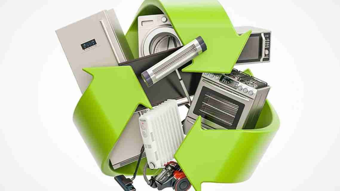 Tisztelt polgárok ! Értesítjük a lakosságot, hogy 2025. április 3.-án (csütörtökön), kerül elszálításra községünkből az elektronikai hulladék. Ezért 2025. április 2.-án  azaz holnap nyitva lesz a gyűjtő udvar délután 16:00 órától este 18.00 és lehetőség nyílik ezt az elektronikai hulladékot leadni a gyűjtő udvarban. Megértésüket köszönjük !   Vážení občania ! Oznamujeme obyvateľom, že dňa 3. apríla 2025 (štvrtok) sa bude z našej obce odvážať elektro odpad. Preto dňa 02.04.2025 to znamená zajtra bude zberný dvor otvorený od 16:00 do 18:00 hod. a tento elektronický odpad môžete odovzdať v zbernom dvore. Za pochopenie ďakujeme !