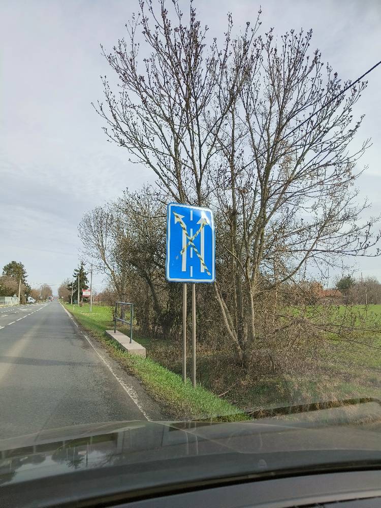 Dobrý den, tato silnice je krajská, nespadá pod správu města Neratovice.