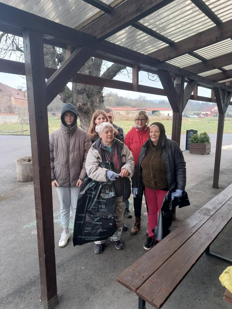 Obrovské poděkování každému, kdo se zapojil do úklidu v rámci akce Ukliďme Česko dne 29.03.2025!  Díky vám je naše příroda i okolí zase o něco čistější a krásnější.  Vaší chuťi pomáhat, vašeho úsilí a času, který jste věnovali dobré věci, si nesmírně vážíme! Bez vás by to nešlo.