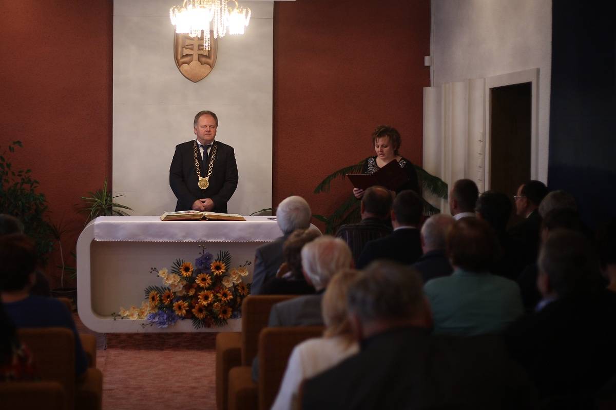 10. novembra 2017 bola v obradnej miestnosti obecného úradu slávnostne pokrstená kniha  "Švedlár-Schwedler" od autora Rudolfa Hennela.