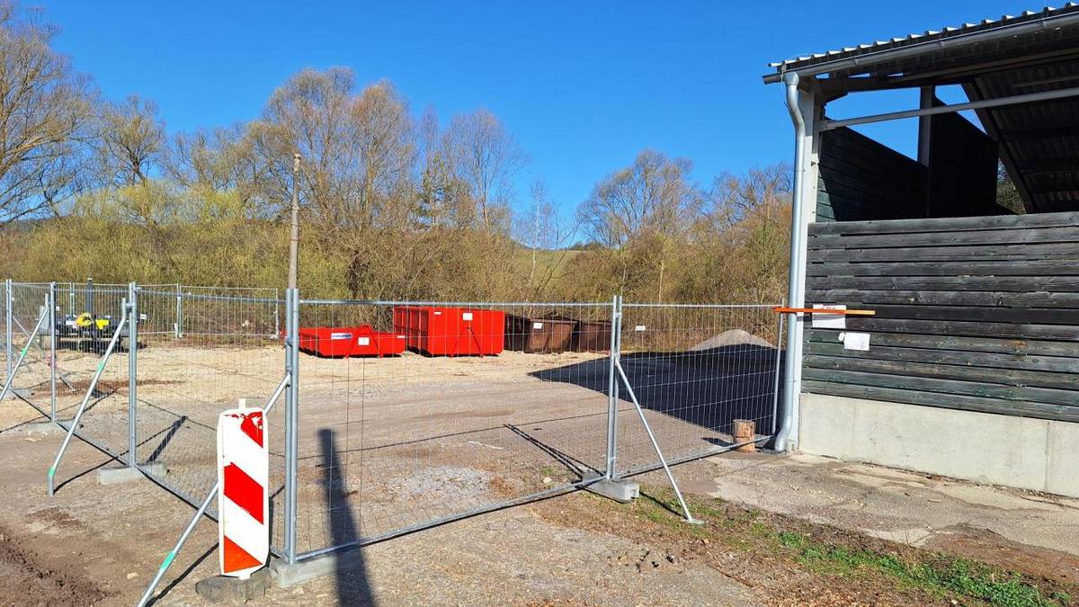 Obec Poniky otvára zberný dvor pre obyvateľov obce od 8.4.2025.  Zberný dvor je miesto, na ktorom môžu poplatníci obce Poniky odovzdať jednotlivé komodity komunálneho odpadu.