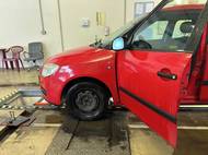 Technik tak auto prověřuje, jako by mělo řádnou kontrolou projít.