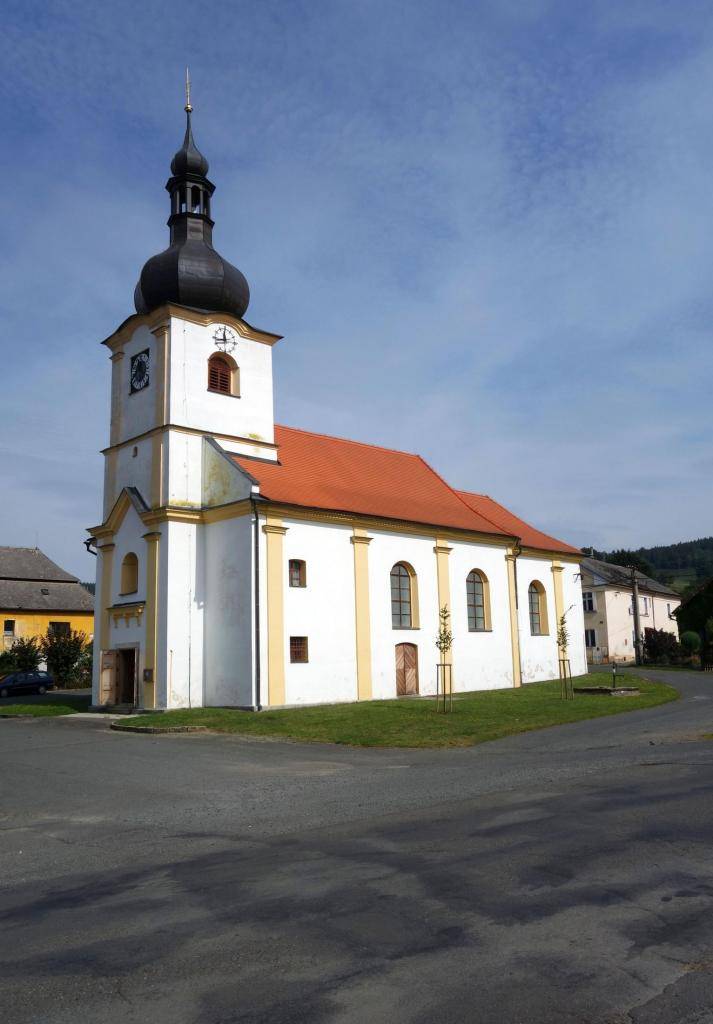 Obec Pocinovice vyhlásila veřejnou sbírku na opravu kostela sv. Anny, který byl v roce 2023 vrácen obci. Kostel, postavený v letech 1805-1806, vyžaduje nutné opravy kvůli poškození. Finanční dary budou použity na jeho obnovu.