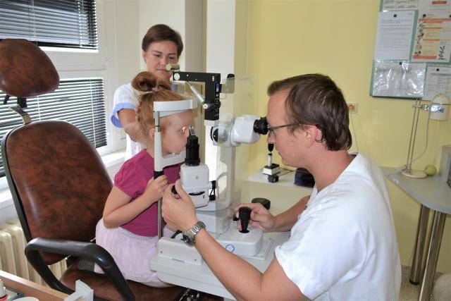 Oční oddělení Nemocnice AGEL Prostějov od dubna výrazně posílí dostupnost péče pro dětské pacienty. Poradna pro děti s vadami zraku, šilháním a tupozrakostí bude nově v provozu nejen ve čtvrtek, ale i v pondělí. Toto rozšíření zlepší dostupnost specializované péče a zároveň sníží čekací dobu až o polovinu.                               Číst dál...