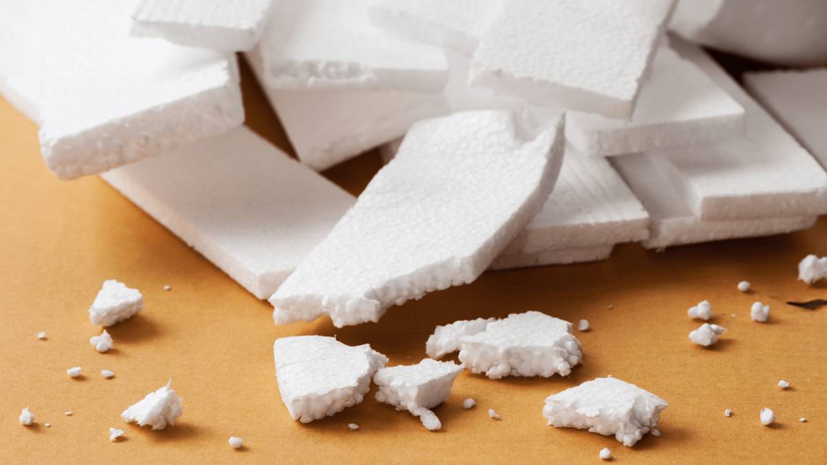 Obecný úrad oznamuje, že biely polystyrén sa nevyváža spolu s plastom z domácnosti, ale bude ho možné odovzdať počas otváracej doby na kontajnerovom stojisku.