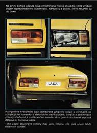 Ubylo různobarevných aut, zásadní je vlastně jen žlutý sedan.