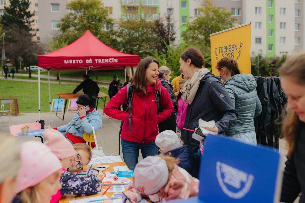 Komunitný projekt Živé susedstvá, ktorý vlani na jeseň úspešne rozprúdil susedský život v Trenčíne, sa vracia aj túto jar. V sobotu 5. apríla 2025 odštartuje nová sezóna podujatím Jar na Juhu. Obyvatelia sídliska Juh sa stretnú pri upratovaní, sadení, spoločnom obede a jarných aktivitách. Projekt Živé susedstvá je iniciatívou Európskeho hlavného mesta kultúry Trenčín 2026 a jeho [...]Čítať viac...