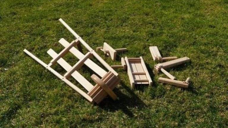 Tak i letos půjdeme hrkat!!! 😀 Sejdeme se u křížku u golfového hřiště v následující časy:     - na Zelený čtvrtek 17.4.2025 ve 12:00 a v 18:00     - na Velký pátek 18.4.2025 v 8:00, v 12:00, v 15:00 a v 18:00                   - po hrkání v 15:00 budou hry u křížku nad peklem     - na Bílou sobotu 19.4.2025 v 8:00 V uvedený čas se vychází, tak přijďte o pár minut dříve. Na první hrkání přijďte tak na 11:45 ať zvolíme předklepávače. ( stačí ti, co o tuto funkci stojí😋) Jde se za každého počasí. Během sobotního hrkání bude koleda. Děti budou rády za dobroty, vajíčka, drobné penízky...