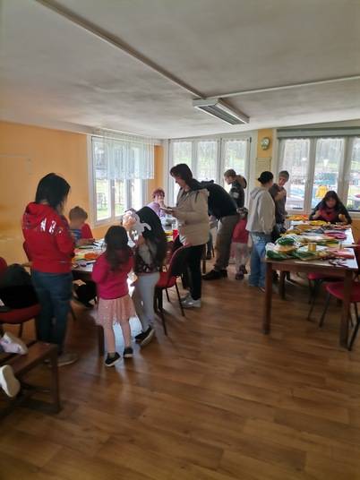 V neděli 6. dubna 2025 proběhla jarní akce ve sportovním areálu v Žiželicích. Nejmenší účastníci si mohli najít rozsypaný poklad, který po sportovišti ztratil velikonoční zajíček a pak v teple klubovny si všichni vytvořili jarní a velikonoční výzdoby a dekorace. Jak se to  povedlo, se můžete podívat ve fotogalerii. Děkujeme všem za příjemné odpoledne a přejeme krásné Velikonoce foto: Lenka Mangová Mottlová